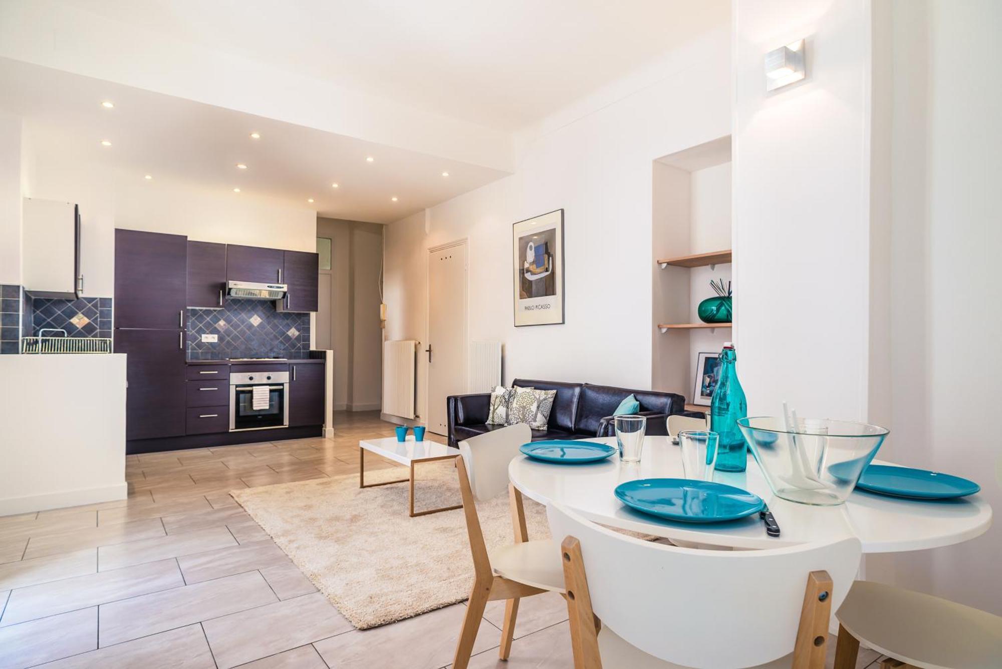 Modern 2-Bedroom City Center Apartment نيس المظهر الخارجي الصورة